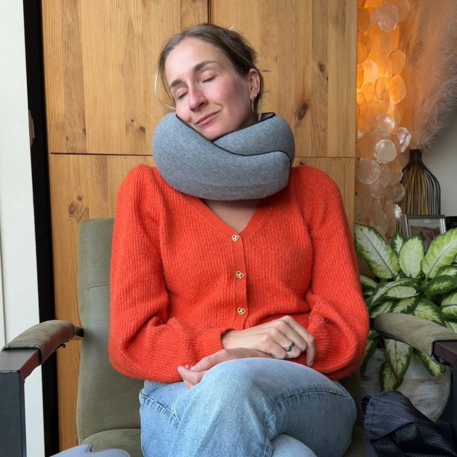 360° Memory Foam Travel Neck Pillow for Airplanes & Travel